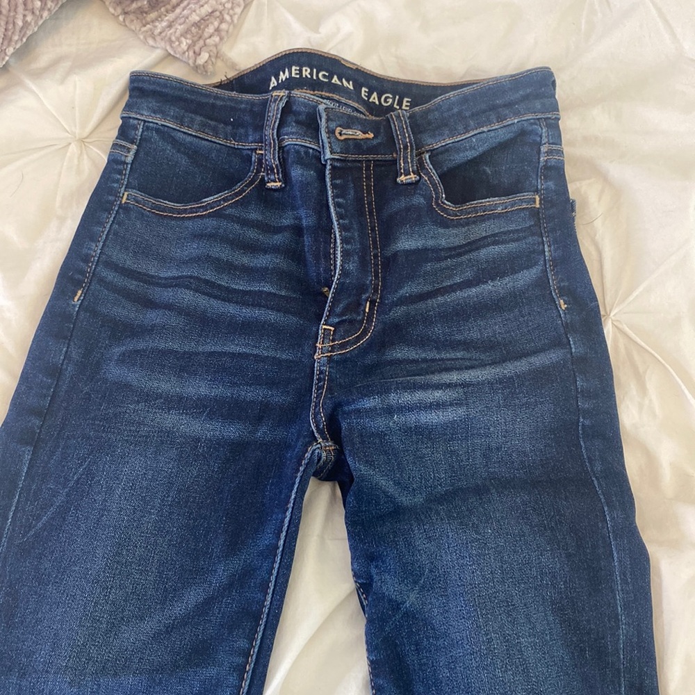 American Eagle High rise blue jeans